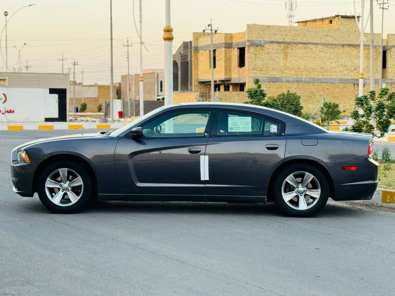 سلام عليكم شارجر 2014 اصل اصل 
رقم بغداد الجديد تحويل ثاني يوم 
ضرر مرفقه وي الصور 
تبديل بنيد او قبق الجنطه بدون حوض 
بصمه تشغيل / بصمه أبواب 
كير ماوس / شاشه جبيره 
كأمره دواره / تحكم استران 
بلاجكتورات / تبريد قطعتين 
ويل 18 / 
سياره جاهزه محرك كير حداديه تبريد جاهزه الأخير 
السعر 134 وبيه مجال 
المكان الناصريه 
الاستفسار***********
بيع او مراوس حسب القناعه
