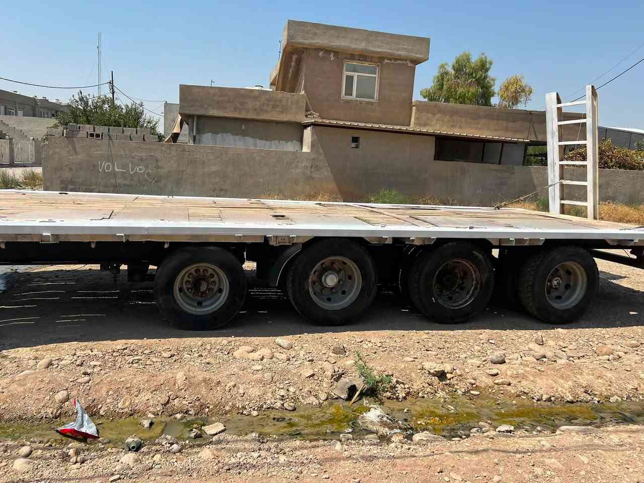 البيح لودر 4محاور دينگر 19.5تخم تاير جديد شانسي بيلادي مكفول الطول 8.5 العرذ280كامل13.5  سحر80مجال قليل مكان اربيل***********
