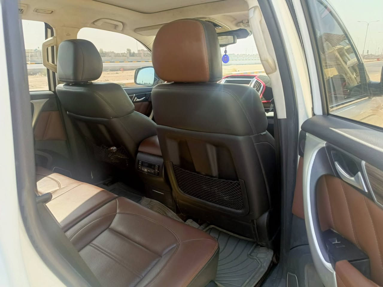 ( للبيع  هافال 7 راكب  )
Haval  H9 2019  Lux 
فول مواصفات واحد على واحد 
مكفولة من الضربة والصبغ
المواصفات: 
7 راكب.                   
 رقم بغداد دولي جديد
كيج الكتروني
كير طياره   (ZF)    (  الماني 8 نمر  )
مكينه 2.0 توربو 
مرايات شفط 
حساسات 360 درجه 
بصمه 
شاشه جبيره 
دخول ذكي للابواب
سقف سلايت بنو رامه
تثبيت سرعه
الاضويه Led
كشنات جلد 
تدفئه الكشنات امامي خلفي 
تدفئه استيرن
( اضويه Led داخل ) (  ب 3 الوان )
هاند بريك بصمه
اوتو هولد 
تبريد 3 قطع ثلج ❄️❄️
وضعيات قياده 5
ترحيب بل مرايات والشاشه عند التشغيل
وضعيه المنحدرات 
زراگات لايت الامامي
كاميرا خلفيه
فور ويل 
هوايه مواصفاتها
ماشية 92 الف Km 
سنويه جديده بأسمي تحويل مباشر
العنوان:بغداد شارع المغرب
السعر  153
....................... *********** ........................ 
واتس اب/  اتصال  / ابو امير
ملاحظة .....
1بلوجكتر بالدعامية الامامية جهة اليسرى مكسور موضح بالصورة 
2  مكانين بارد صغار
