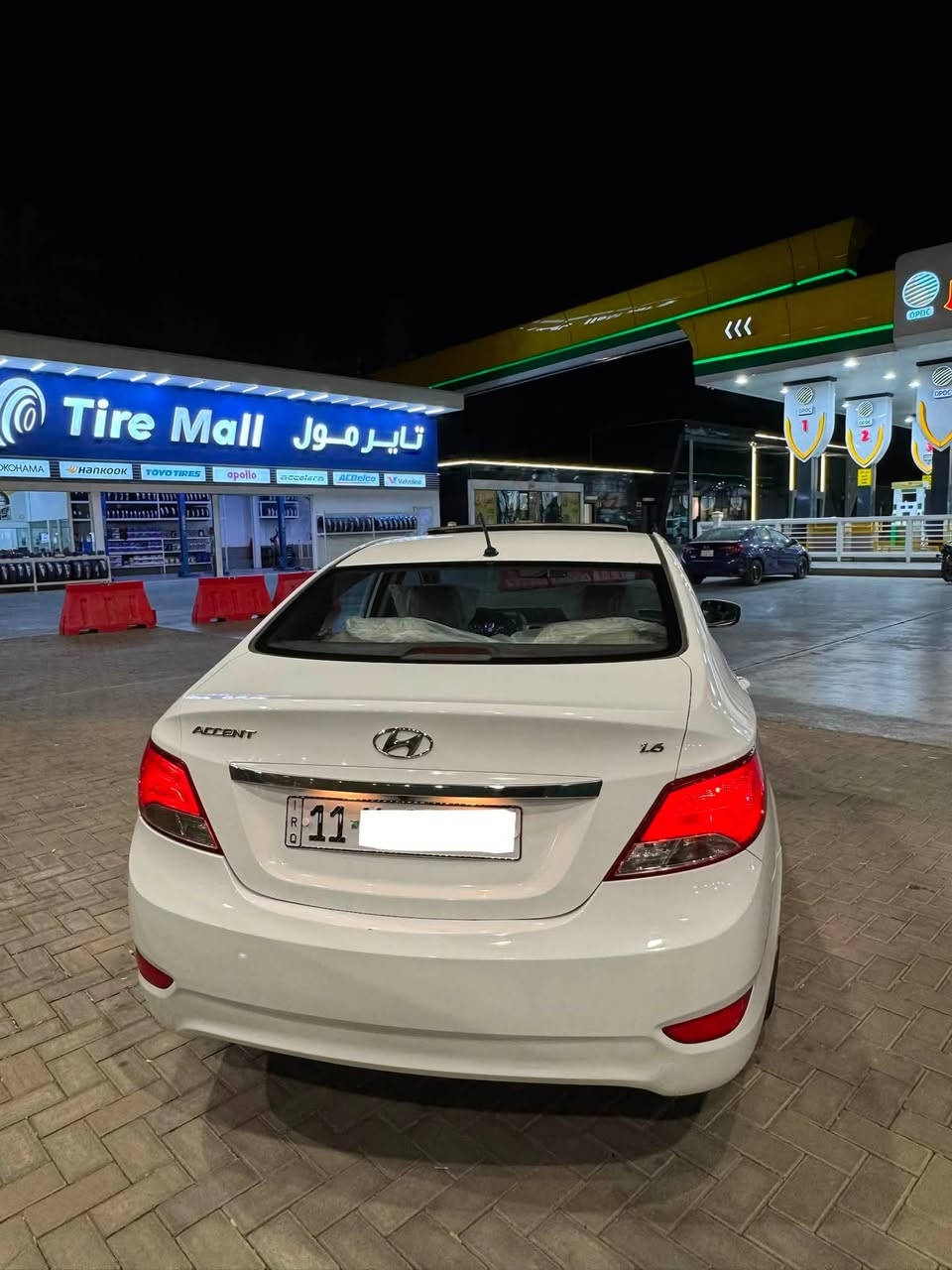 هونداي اكسنت 2016 بغداد
رقم انكليزي و هزه جديده بـ اسمي شرط التحويل 
خليجي بلو/ فول مواصفات 
ماشية 42 الف كم حقيقي شرط الفحص وين ميعجبك
سبير و عدة الصندوق ممستخدمات بحالة الوكالة 
✅✅✅
المواصفات 
فتحه سلايت
4 دسك 
جكمجه وسطية 
تحكم ستيرن جهتين
شاشة+ كاميرا
5 ويل كب
لد نهاري + لايت عدسه 
السيارة بيها طختين صغار على كد شبر او اقل  بالباب خلف السائق و مرشوشات صبغ فقط ع كدهن و عندي صور الطخات قبل الصبغ جدا بسيطات 
⛔️ا💵 السعر 110 💵⛔️وبيها مجال بسيط للشراي تجي تشوف السيارة وتدلل ماقطع سعر بالتلفون
⛔️مكان السيارة بغداد الكرخ
⛔️ للاستفسار ***********
