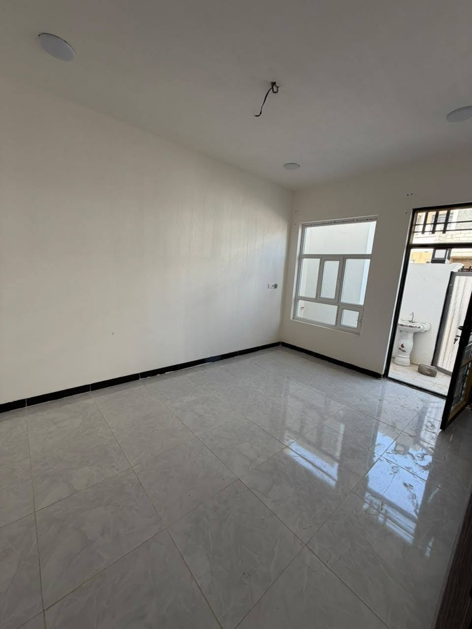 🏡✨ دار للبيع | تكريت – الديوم / منطقة التصنيع ✨🏡
📐 المساحة: 100م²
📏 الواجهة: 5م × النزال 20م
🏢 طابقين
🛏️ 3 غرف نوم

💰 السعر: 65 مليون فقط

📞 للاستفسار والتواصل:
***********
***********

🏢 مكتب أرض الأحلام للعقار
✨ فرصتك لامتلاك دار بسعر مميز

