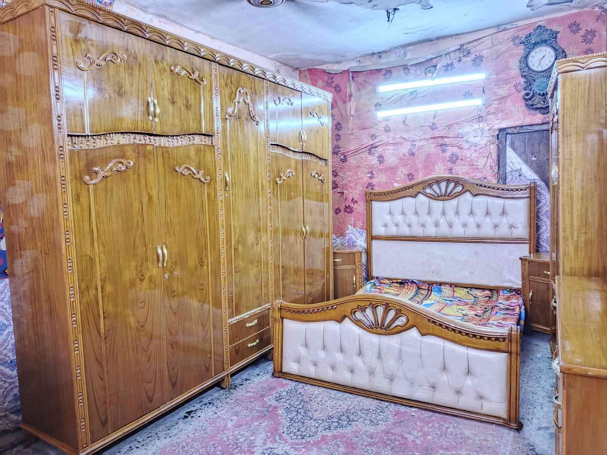 غرفه اخشاب خمس ابواب ملحق للبيع ***********السعر 750صاج داخل وخارج الضهر جرجوبه الزاويه كنتوريه موديل حديث موديل زان العنوان بغداد وكو توصيل متواجد وتساب

