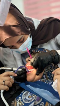 الي محتاج قلع جذور متبقيه او حشوات او تنظيف او تعويض الاسنان بأطقم متح...