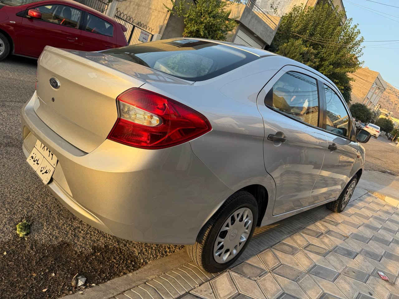 فورد فيكو سفرى شه ريكه يه ك ده ست  99000كم روشتوه كيرو مه كينه به شه رت  دو به له ساردى بجوكو كارتكى هه يه  ٧٠كه لا و مه جال 
*********** السليمانية, العراق
