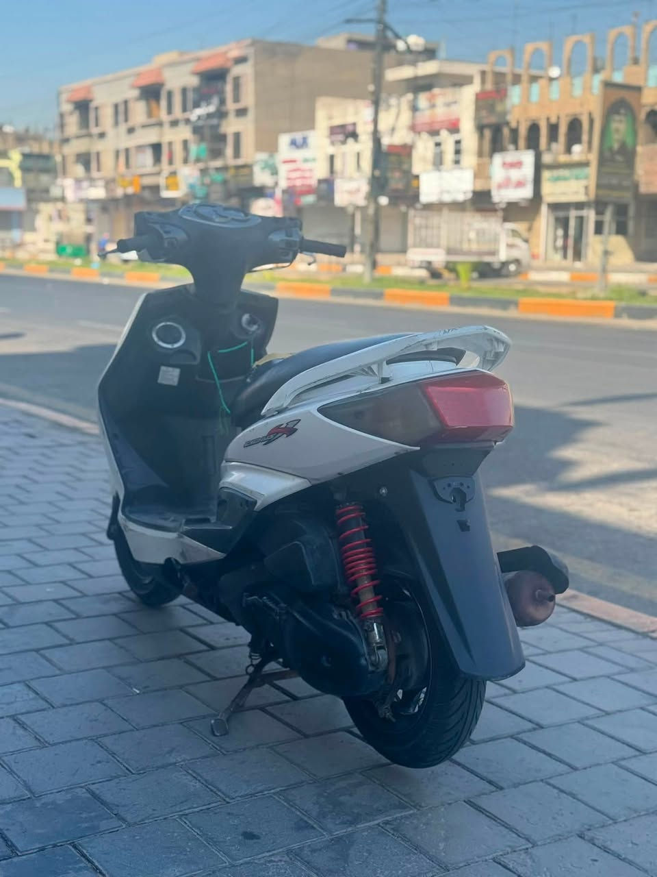 سكنس فحل كفاله عامه  كلش جديده جيب فيتر وتعال من باب البيت تاخذها برغي نقص مابيها مكاني بغداد حي اور *********** السعر 550 بجم بي كسر صغير موضح بلصور
