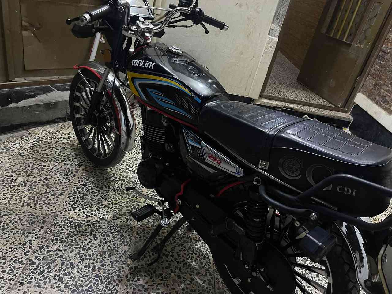 يالله السلام عليكم ورحمة الله وبركاته
🔥 للبيع 🔥

🏍️ إيراني سونگ موديل 2025
🖤 أسود
✨ بعدها أخت جديدة، زيرو

🔧 محرك CBF
⛓️ ضاغطة زنجيل
🚀 طيّارة وشلعة، ما شاء الله
⚙️ معدّلة وجاهزة

💰 السعر: مليون و50 ألف
🤝 بيه مجال للشراي للجاد فقط

📍 الفلوجة
📞 ***********
