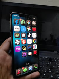 ايفون ١١ برو ماكس • ٦٤ • خلل سماعة