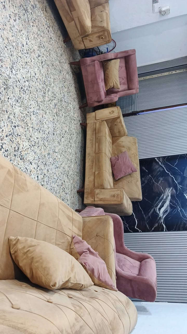 طقم • ١٢ مقعد • نضيف جدا