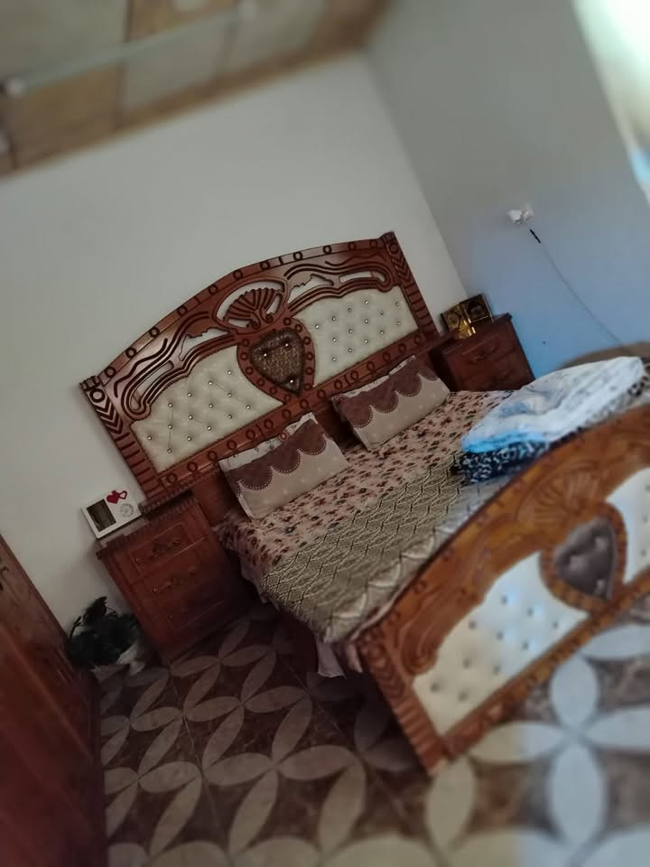 غرفة نوم للبيع خشب ثقيل +بلازمه32
***********
