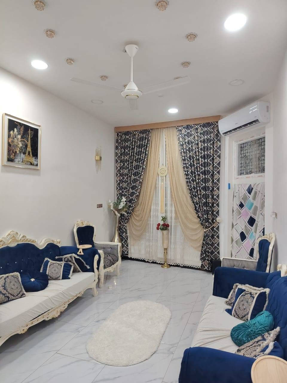 اللهم صل على محمد وآل محمد
🏡 دار للبيع
📍 العنوان: حي الجهاد شارع سيد حبيب الصافي بصف الركن 
📐 المساحة: 150 متر
↔️ الواجهة: 7  ونص متر
↕️ النزال: 20 متر
يقع على شارع بعرض 12 متر مع خدمات متكامله 
سنة البناء:  2021
✨ البيت كونكريت طابقين | بناء حديث 
مواد البناء : درجه ممتازه
🔹 يحتوي على:
🛏️ 3 غرف نوم
🛋️ 2 صالة
🪑 استقبال 
🍽️ مطبخ
🚿 مجاميع صحية داخلية عدد 2
🚻 مجموعة صحية خارجية عدد 1
طارمه ٥ ونص مع حديقه صغيره
#أنابيب المياه والمجاري من شركة راك الألمانيه المعروفه 
#الكهربائيات من شركة نيكست لايت مع الضمان 
#البورسلاين ألواح اسباني من شركة ايتاكا 
الدرج مرمر شركة اوناكس
الشبابيك حديد تركي
ال pvc    سراي التركي
حديد الصب (الشيش) أوكراني
الطابوق جمهوري
المعرفه السعر اذكر بالتعليقات اللهم صل على محمد وآل محمد 
يوصلك السعر 
او مراسلة الصفحة او على الأرقام الموجوده
***********
***********
