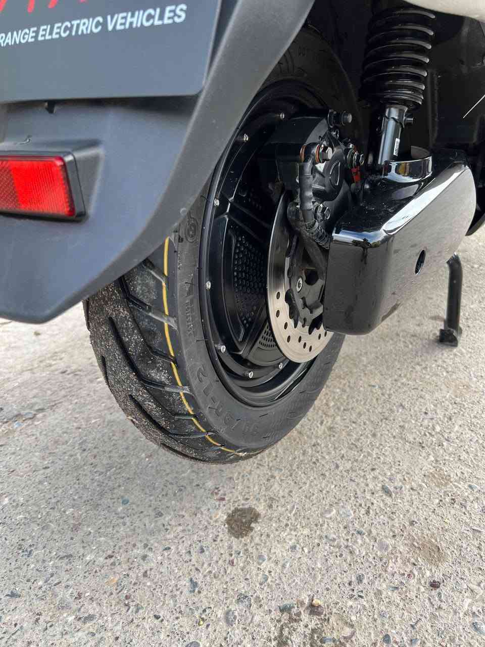 تيسلا • ٢٠٢٧ • مدرع