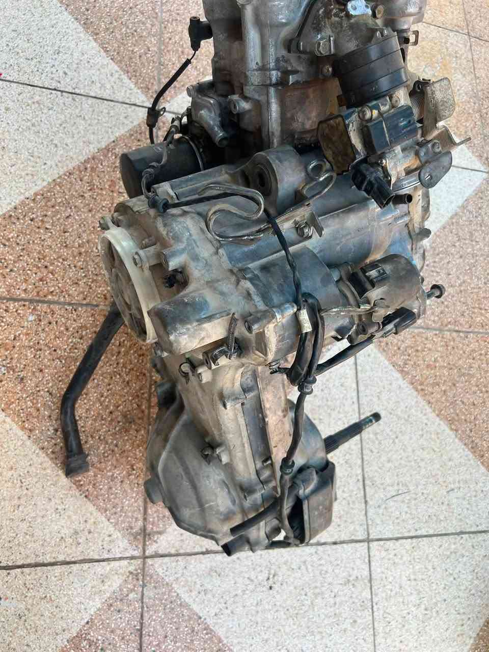سلام عليكم مكينه صفر عشره شغاله وكل عيب مابيه لمكينه امبدل بيه فقط زنجيل واني بدلته بيدي شراي خاص او اتصال***********
