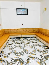 ديوان • ٢٠ مقعد • عسلي اوف وايت