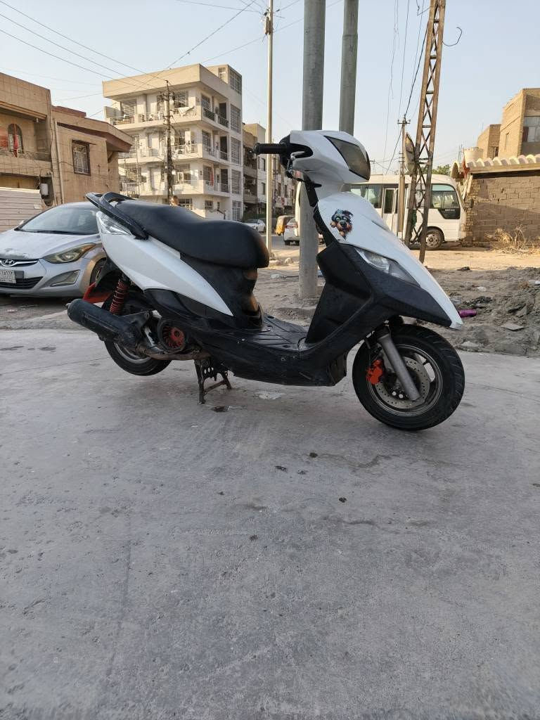 سلام عليكم دراجه ماكس ثعلب سرعه ١٤٠ دراجه مكفوله كفاله عامه نكره سلف بكل وقت محرك نضيف شلعه معدل ناعم مينسمعله صوت ولاتنقيص لاتبخير لانضوح جيب فيتر وياك وفحص كهرباءيات كلها شغاله لايت اشاير هورن دشبول  بريكات خلفي وامامي شغالات قفل جنطه وقفل ستيرن  دبلات شغاله كفرات نضيفه دراجه مال جناي مكفوله من سرقه وسويلك مكاتبه وتاخذها من البيت مكاني بغداد البلديات رايدها ب٤٢٥ وبيها مجال حق اجيه لتواصل وتساب او اتصال *********** بغداد, العراق
