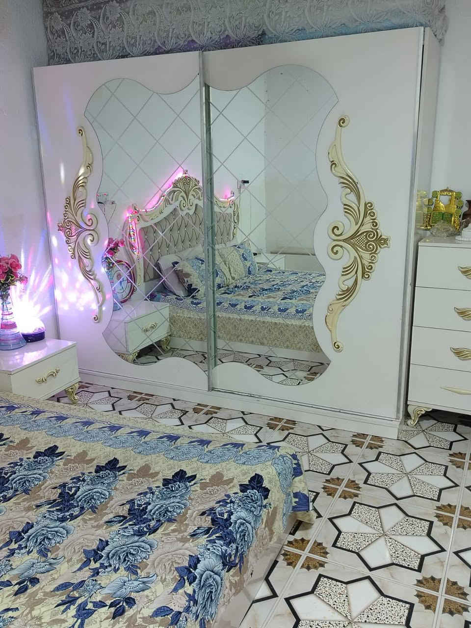 سلام عليكم قرفه مستعمله ونضيفه سعر 400,رقم ***********
