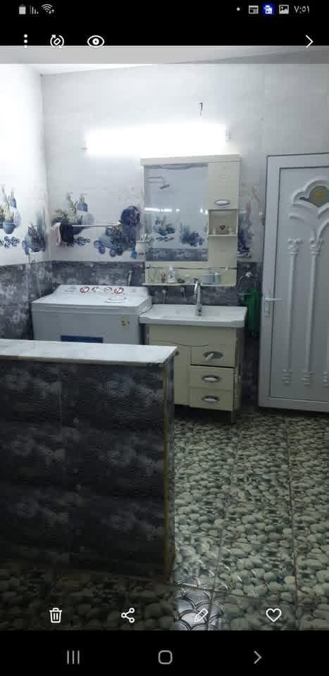 بيت ٢٠٠متر زراعي الصحفيين قرب مضيف السواعدكراج مع حمام خارجي، وحمام داخلي، وحمام فوق، صالة عدد٢،مطبخ حار وبارد، وغرفة نوم ‬الاستفسار الاتصال على الارقام ‭***********‬ طابو زراعي السعر 160
