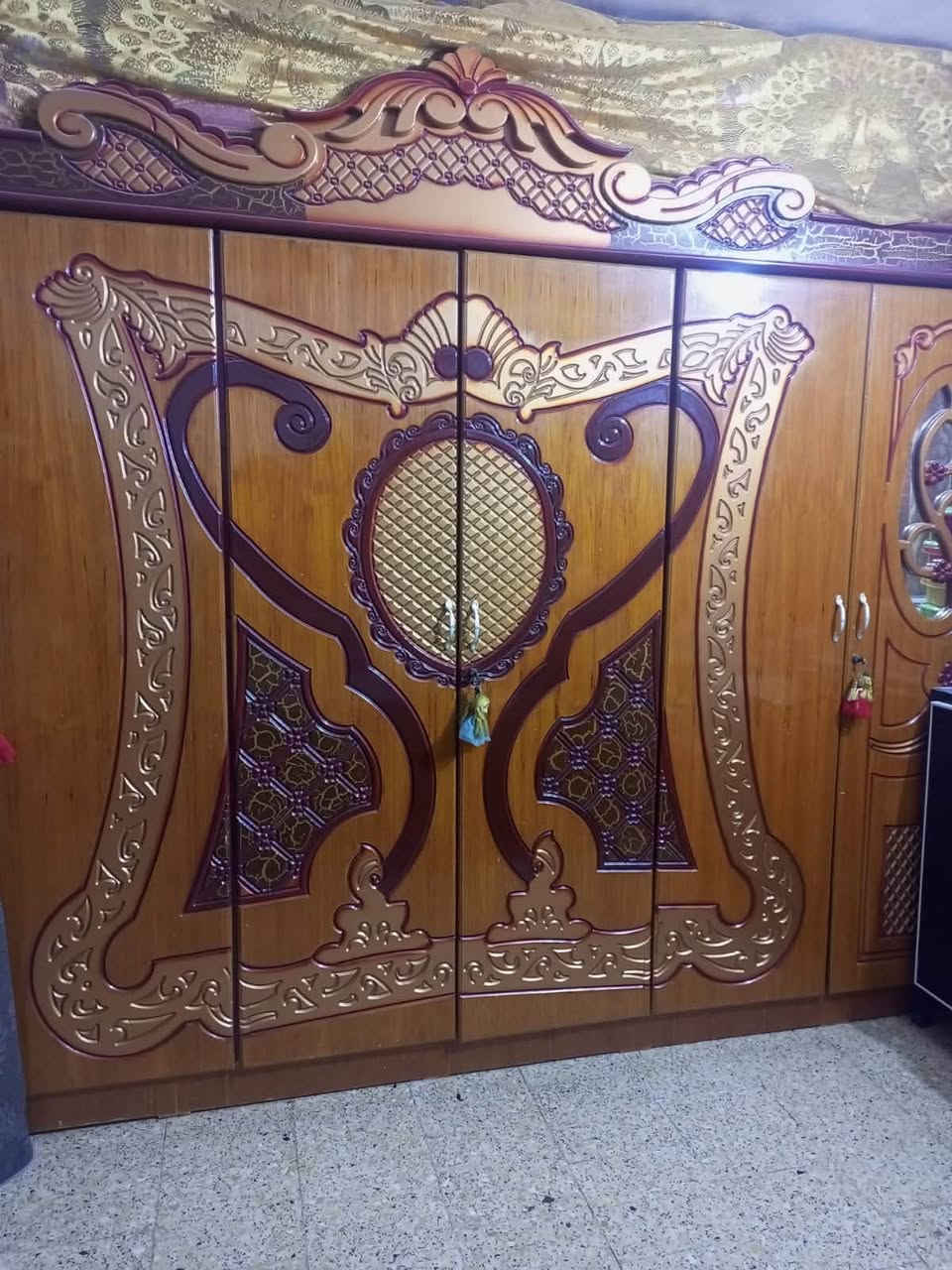سلام عليكم عندي غرفه اخشاب كلش حلوه ونظيفه للبيع للتواصل ع الرقم *********** او مراسلة ع الخاص

