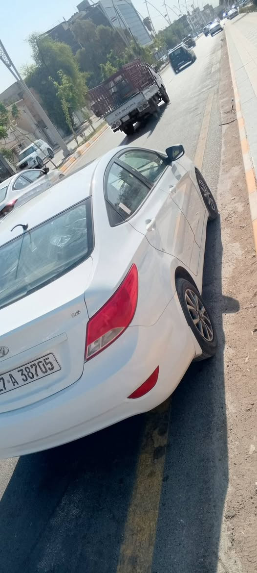 اكسنت خليجي 15
فول مواصفات 
بيها صبغ جاملغ امامي وخلفي بدون دواخل بدون تبديل 
سيارة بأسمي مداور ثاني يوم 
السعر 87
***********
