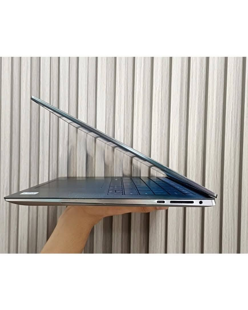 بريسيجن 5550 • شاشة 4K لمس • رام 32GB