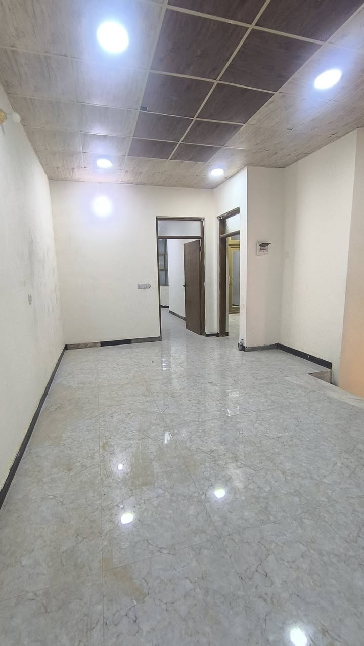 ايجار • ماكو تفاصيل • غرف/مساحة/سعر