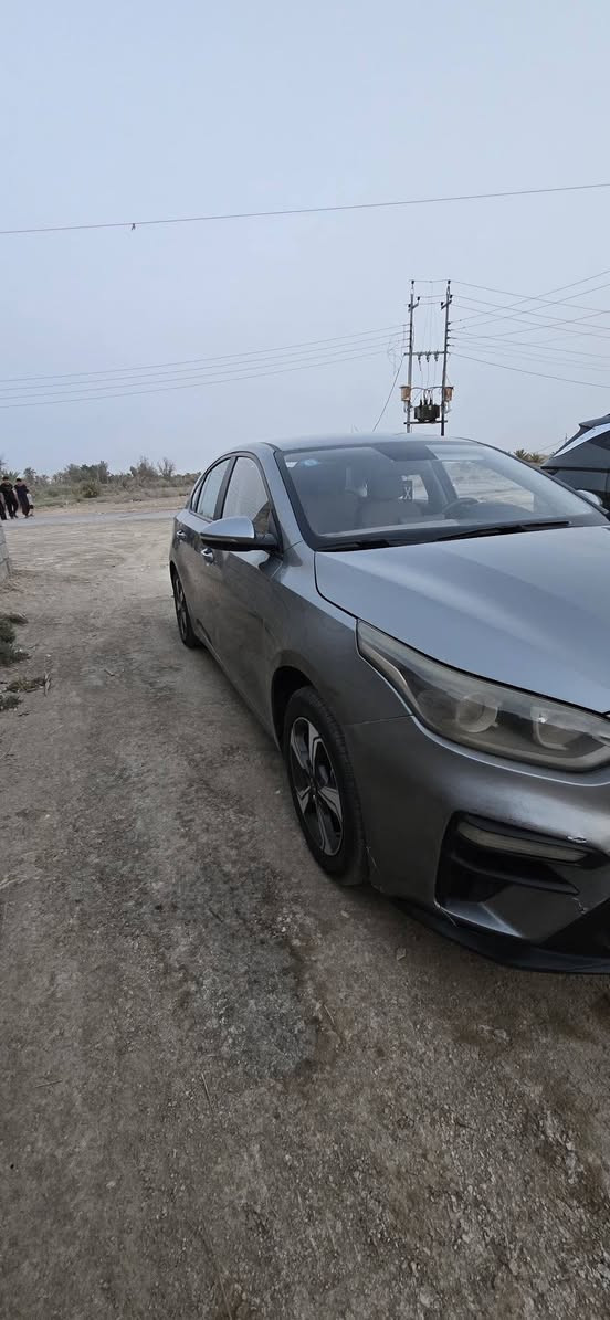 كيا سيراتو موديل 21 خليحي للبيع او مراوس
محرك 1600 كير  cvt
سياره بيها الباب الصدر الايسر صبغ 
والهلال الايمن تجميل فقط 
كير محرك حداديه كفاله 
تدفئه تبريد كله شغال
السياره نضيفه حيل
رقم السياره ذي قار معوقين بعد سنة ونص تتحول تريد مكاتبه او وكاله السياره نضيفه كلش 
سعر السياره 128 وبيها مجال بسيط
التواصل ***********واتساب او اتصال فيس ما اتواجد
