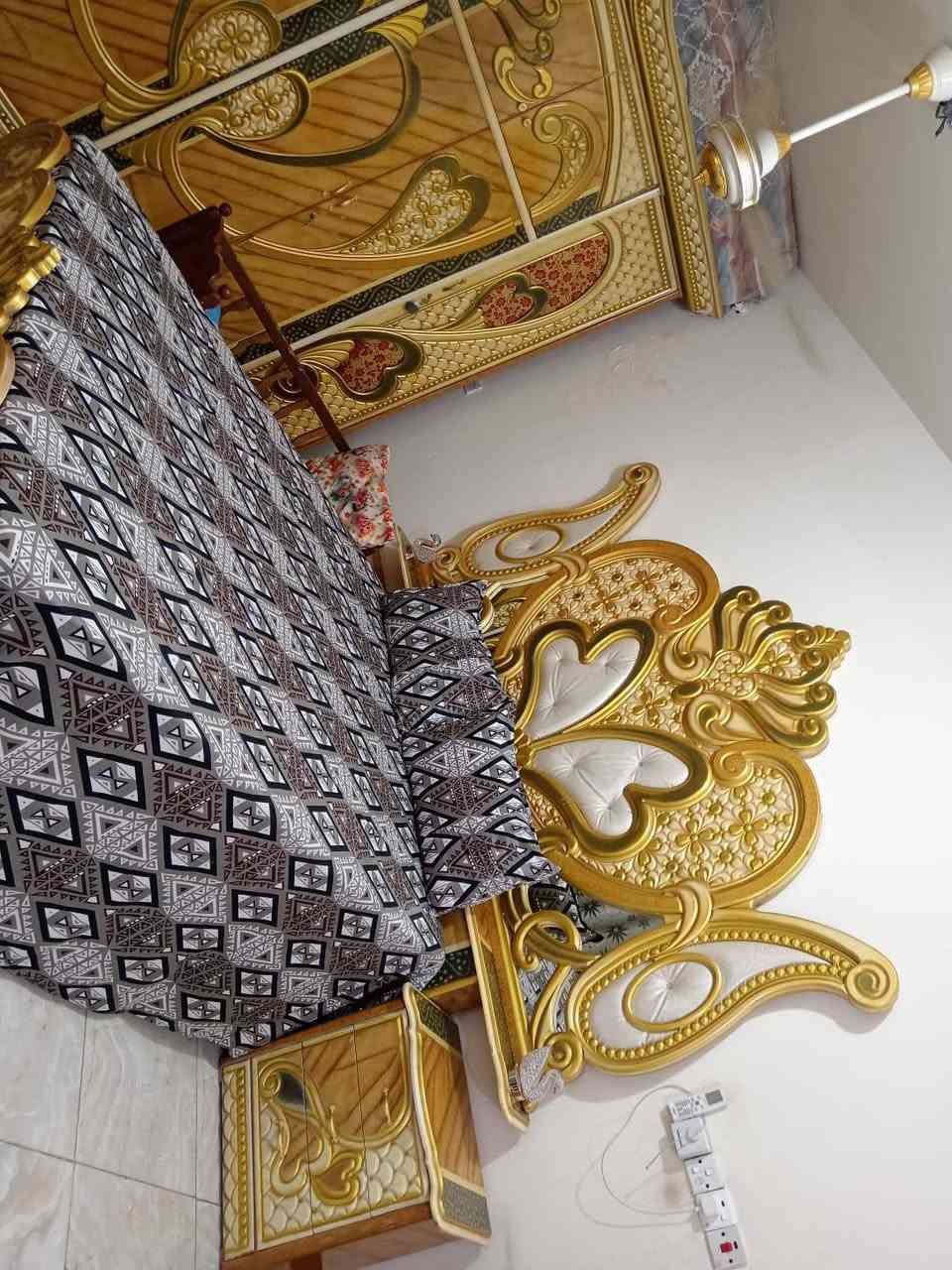 سلام عليكم غرفه كاملة البيع تزكام خشب عراقي مستعمل قليل
السعر 1/200 وبيها مجال الشراي تواصل ع هاذا الرقم ***********

