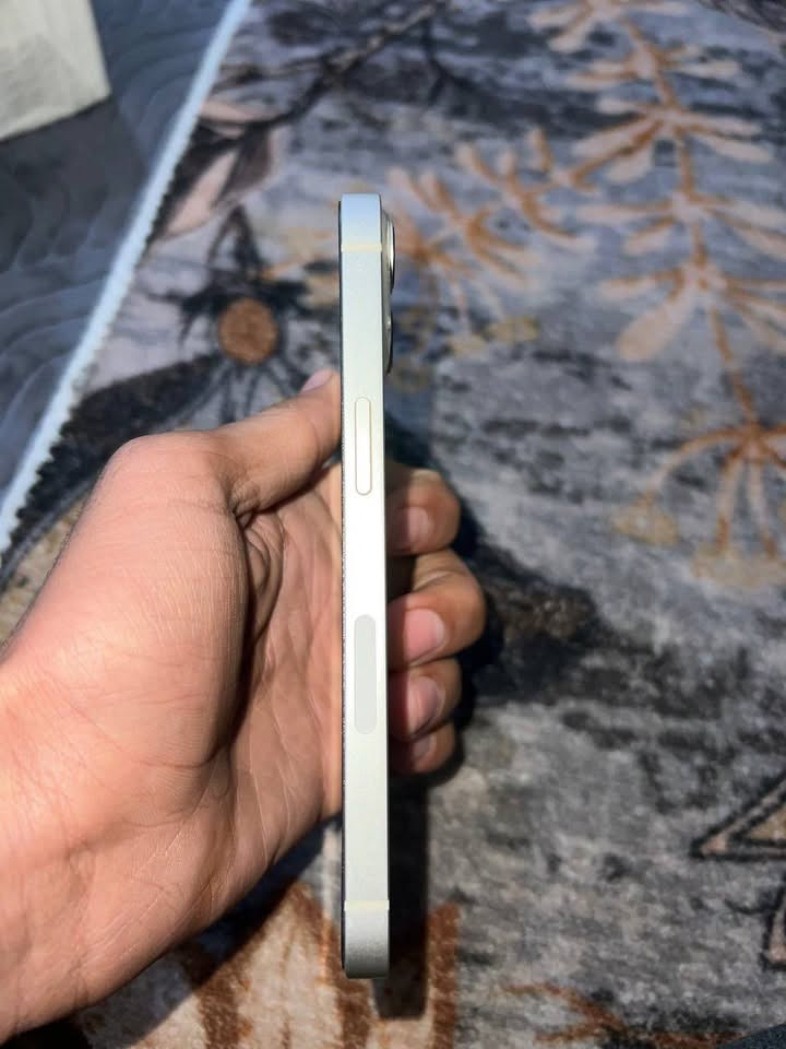 ايفون ١٣ • ١٢٨ جيجا • ابيض