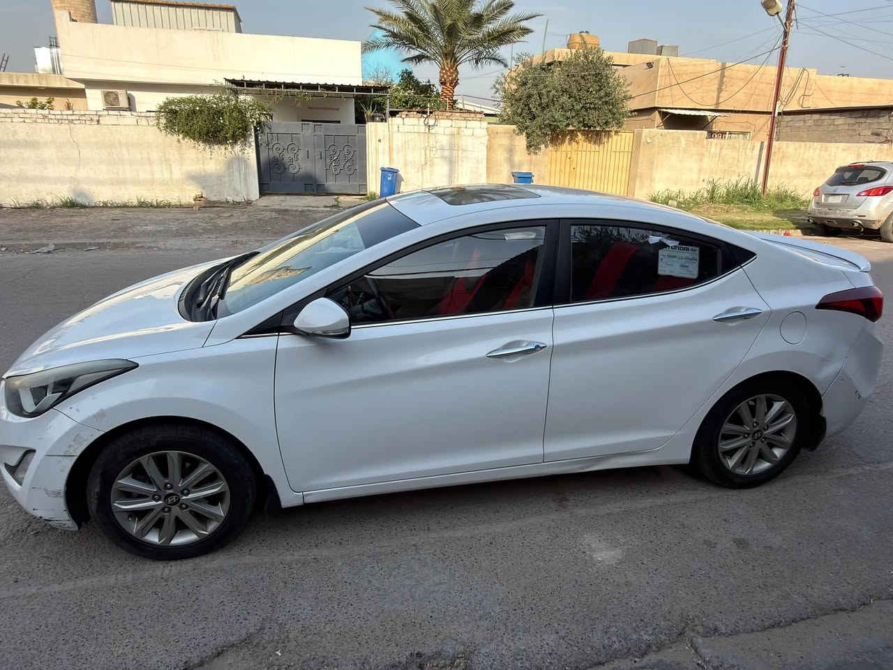 السلام عليكم
النترا 2015 خليجي محرك 1800دوش فول مواصفات عدا البصمه رقم بغداد الجديد هزة جديدة سنوية جديدة باسمي تحويل ثاني يوم..
 بيها جاملغ خلفي عكس السايق صبغ والجاملغ الثاني الخلفي بارد موضح بالصور تخم تاير وباتري جدد تبريد جديد
سياره  ماشي 197km 
 السعر/ ١١٥ وبيها مجال بسيط
***********
