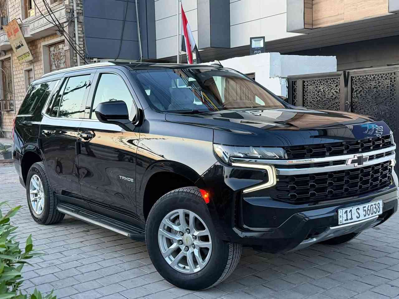 السلام عليكم  تاهو  LSخليجي وكالة المنصور موديل 2023 سيارة احلى من الصور ونضيفة مكينة كير صدر كلة وضع شركة
ماشيه(62)الف 
سياره مكفوله كفالة عامه 
مواصفات ال LS المعروفة 
بصمه 
كراسي 2 كهرباء 
هند بريك دكمه 
رادار امامي واجانبي 
ثلاجه 
لايتات زنون عالي ناصي 
علامه ضؤئيه 
اطفاء ذاتي 
فول تحكم ستيرن 
شاشه كار بلي 
مود درايف 
تبريد مناخي منفصل 
محرك 5300 مكفول 
مكاني بغداد حي اور 
ترهم مراوس حسب القناعة 
***********
