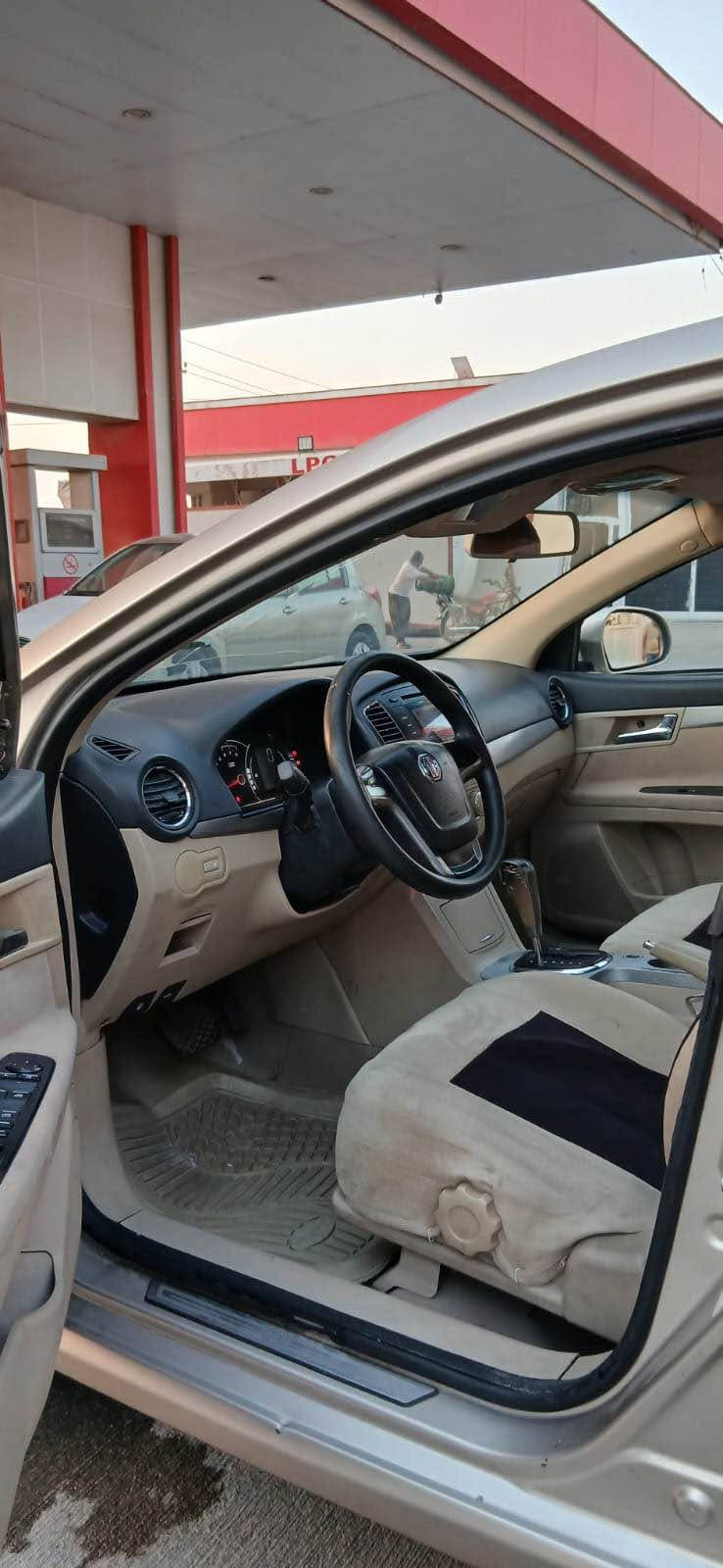 MG2013 سه ياره كه زؤر جوان و بئ حه يبه سه نه و ى هه زه و ره قه م هه موى نوئ يه گير و مه كينه و كاره بايى به شه رت سه ياره كى تا بلئ ى خاوينه جوار جئ ى بجوكى هه يه من به پارجه ده ى ده م پيش و پشت كه پسه سحرى 55 مه جال 
*********** أربيل, العراق
