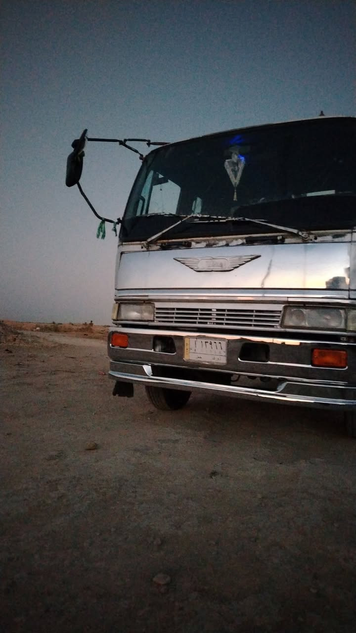فوصه طيره موديل 93 للبيع  وراعيها يريد مداور مكينه بس بخار 70 سوبر سياره تاير جديد كهربائيات كامله 
الطول سته وربع سياره مطوله والسعر 125 بيها مجال
***********
