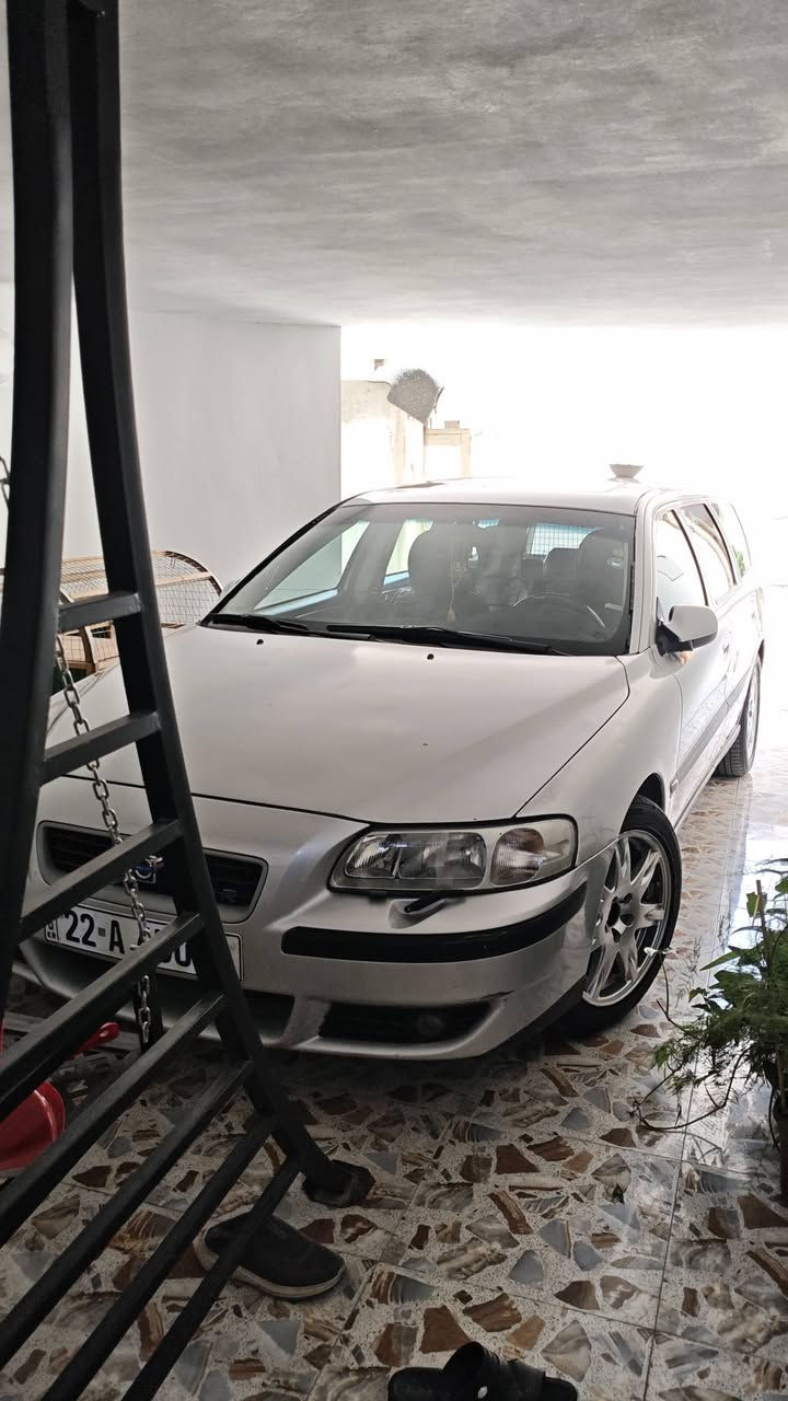 فالفو نوع V70 للبيع موديل 2002 وارد يابان سقف سلايت
مقاعد كهرباء + مقاعد تدفئة وتبريد 
محرك 2.5T توربو 
كهربائيات شغالة + اطارات جديدة + بطارية جديدة 
العنوان كركوك 
سنوية 2031 هزه جديد 
لايتات زينون 
للاستفسار مراسلة على الواتساب 
***********
السعر 69$ وبيها مجال 
#فالفو_العراق #كروب_فالفو_النجف #النجف #بغداد #كركوك.

