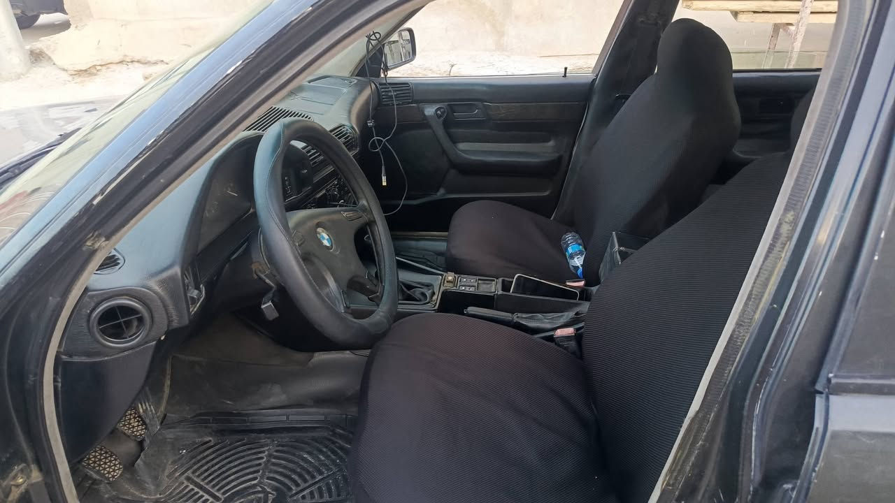 السلام عليكم  بيم البيع حجم 525موديل90كيرمحرك شرط صبق جماليه فقط شرط تحويل الستفسار /***********//***********
