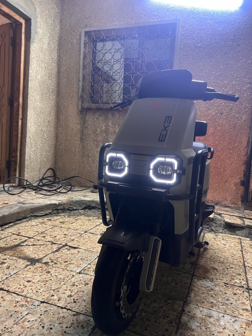 ياديا E30 PLUS • مدى ٧٠كم • ٧٢فولت ٢٣أمبير