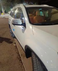 سورنتو موديل ٢٠١٥ شركه العامه ماشيه ١٣٦ الف km صبغ نصف جاملغ أمامي ونص...