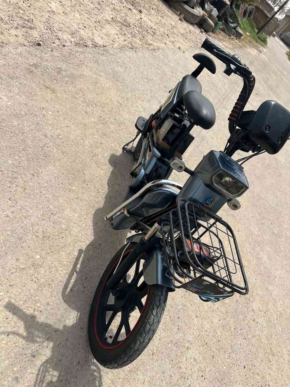 سلام عليكم دراجه شحن البيع نضيفه كامله مكمله اي نقص مابيه بطاريات نضيفات عل فحص الكهربائيات كاملات 
السعر 300 وبيه مجال قليل
مكاني بغداد تاجي منشأ نصر 
رقم الهاتف *********** متواجد واتساب هم
