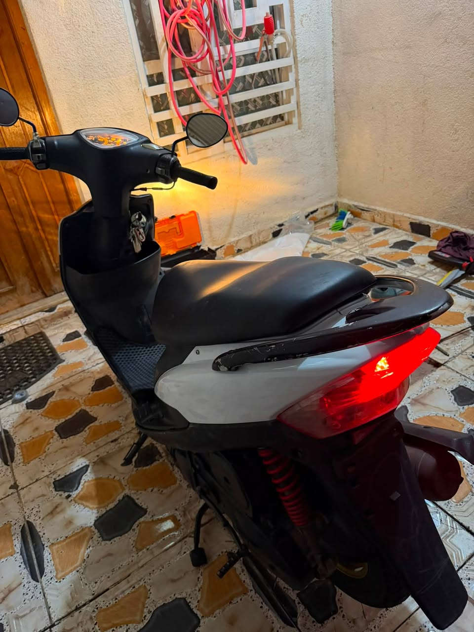 سلام عليكم حبايب ماكس عدله للبيع الدراجه نضيفه كلش نفس ما بل صوره المكينه ما مفتوحه الدراجه بيها نواقص بسيطه وكفرها تجاري سعرها ٧٠٠ وبيها مجال مكاني كربلاء رقمي *********** بيه واتساب واتصال ما متواجد خاص

