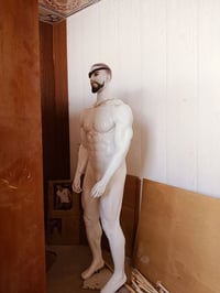 عارضة ملابس • للبيع