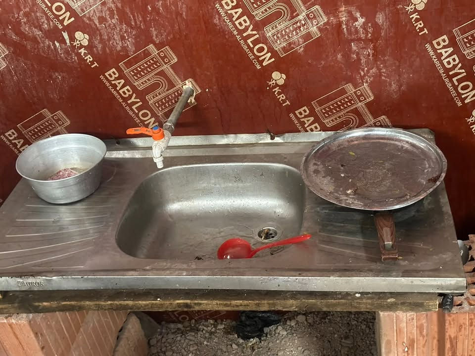 ثلاجة نظيفة • مبردة ٤ • طباخ عيون