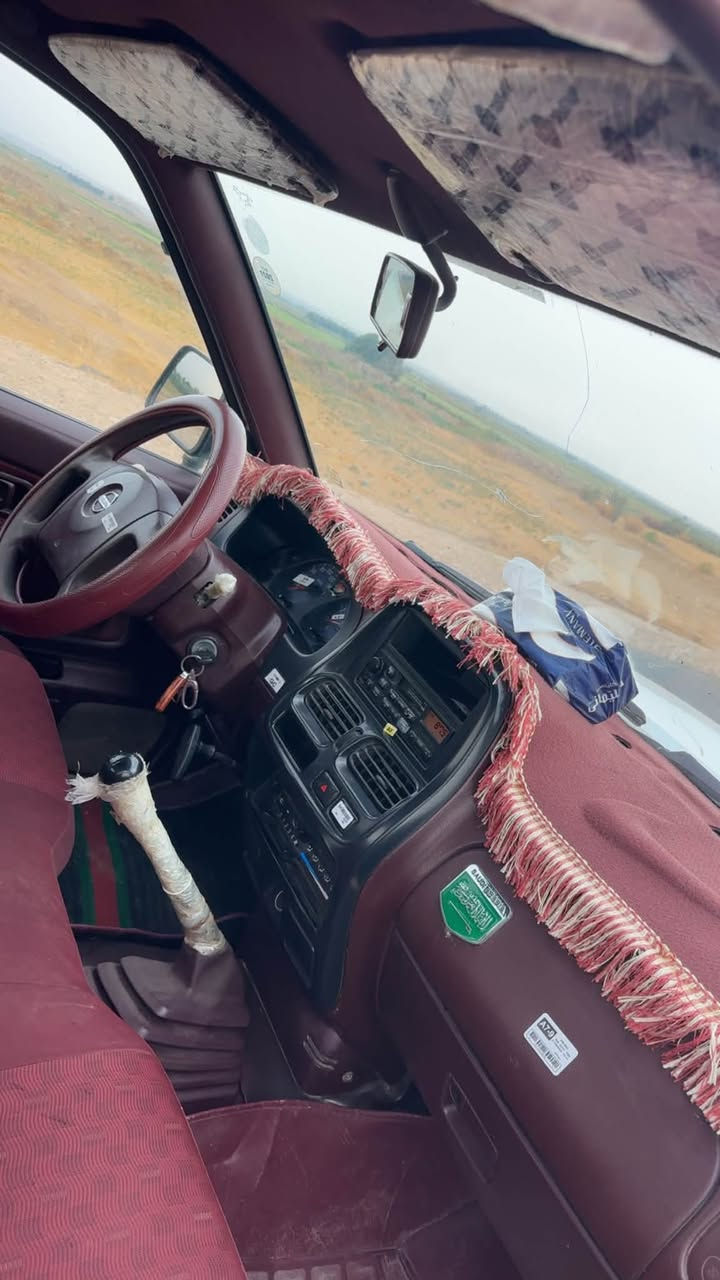 نيسان بیک اب • ٢٠٠٨ • مكينة ٢٠١٤