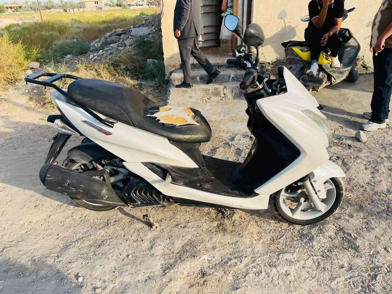 سلام عليكم
ماجستة اس الدراجة كفالة 
مبدل بوشة اصلية 
السعر ٩٠٠
عنواني جسر الدوار
***********

