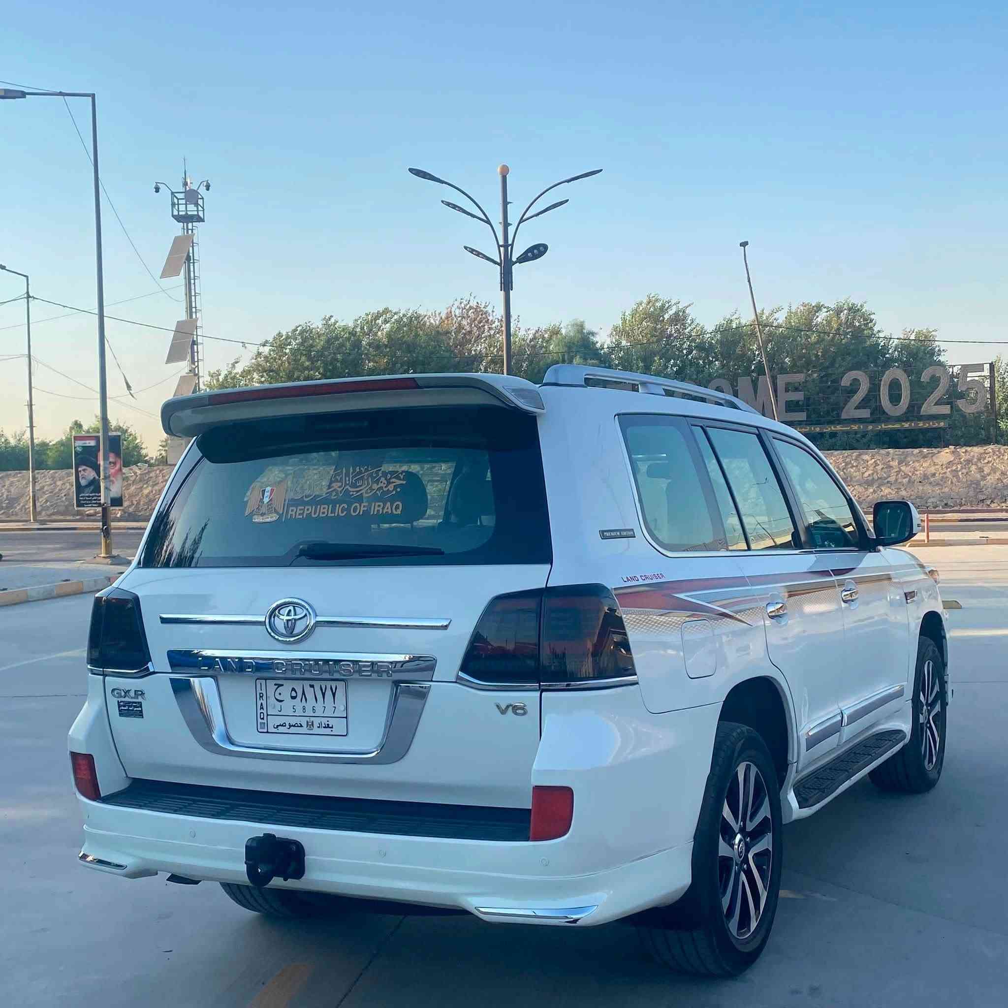 لاندكروز 2008 محدث 2015 تحديث درجه اولى 
رقم بغداد
السياره GXR 6 سلندر 
مواصفات GXR  المعروفه 
بصمه 
فتحه 
سلايد روف 
تحكمات ستيرن جهتين 
كروز سرعه 
كامره
السياره عليهه شاشه اندرويد ومازدات وبكلايتات تصميم لكزس اناره ترحيبيه واشاره متحركه بلمازدات والبكلايتات وترحيب بأبواب السياره وعليهه ويل كب مال موديل 2020 الويل ياباني اصلي✅ مو تجاري  وتخم تاير كلش نضيفات
سياره مصروف ومتعوب عليهه هواي واستخدام شخصي وبألف عافيه على الياخذهه مراح اتعبه ابد  وقبل اسبوعين مسويلهه حمام 
السياره كفاله كير مكينه شاصي لغد وبدون حادث السياره بيهه رشات صبغ ابيعلك مصبوغه حزام
السيار موقعهه بغداد
للأستفسار 
***********
السعر 25000$
