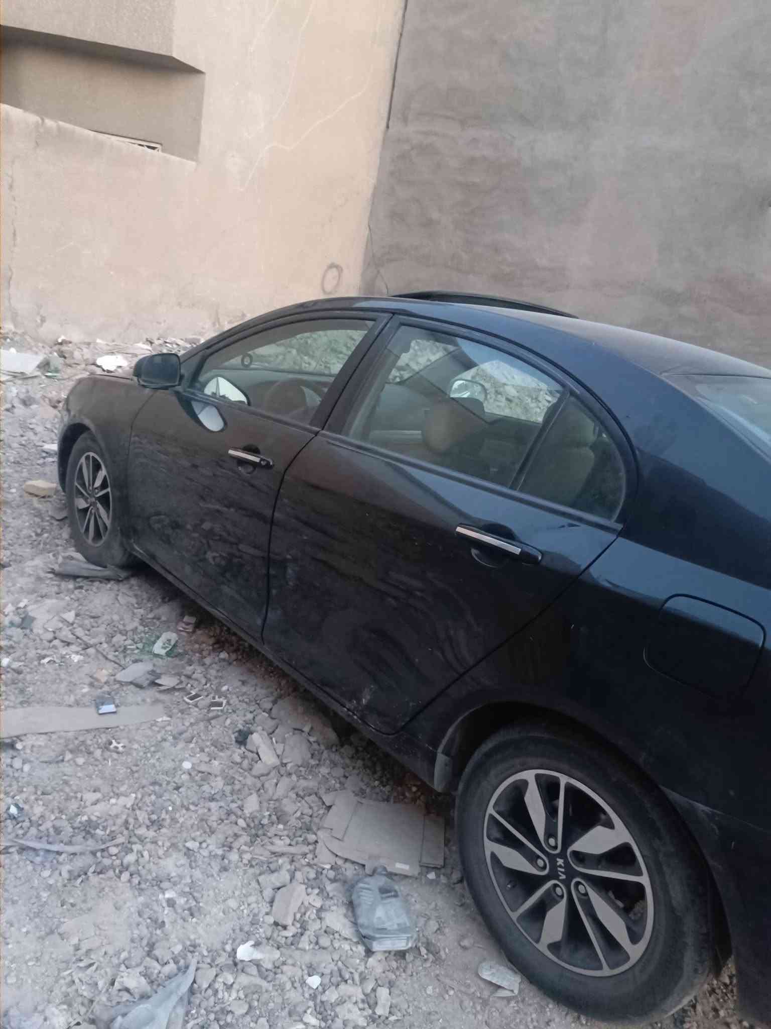 السلام عليكم امكراند سي سفن موديل ٢٠١٣ السياره مكينه ١٨٠٠ شرط مامفتوحه مال حاويه قبل شهرين شادها كير هم قبل شهرين جفته يم ابو زهراء حاليا عندي صوت خفيف  كلولي بلفلاوين  وتبريد نقص فقط صوندا وتشحنه غاز نواقصها جدا بسيطه   باقي بالفيديو ذاكرا مكاني بغداد السيديه رقمي *********** سعرها 45
