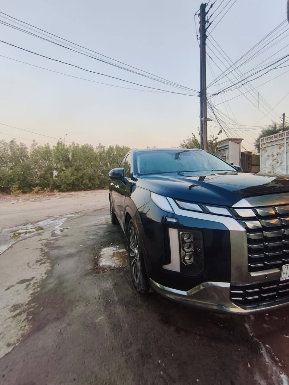 🚘🔥 للبيع فقط Hyundai Palisade 2023 – Calligraphy AWD 🔥🚘
⭐ سيارة فخمة وعائلية بمواصفات عالية جداً

🔹 الموديل: 2023
🔹 الفئة: Calligraphy
🔹 الدفع: رباعي AWD 4×4
🔹 النوع: Hyundai Palisade
🔹 المحرك: [3800]
🔹 الممشى: [اكتب 27000]
🔹 اللون الخارجي: [نيلي]
🔹 الداخلية: [ابيض]

✨ أبرز المواصفات:
✅ فتحة سقف بانوراما
✅ جلد فاخر
✅ مقاعد كهربائية
✅ تبريد وتسخين المقاعد
✅ شاشات ومواصفات ترفيه متكاملة
✅ كاميرات 360°
✅ حساسات أمامية وخلفية
✅ أنظمة أمان ومساعدة للسائق
✅ تشغيل بصمة/دخول ذكي
✅ دفع رباعي AWD
✅ مواصفات Calligraphy الكاملة

📋 حالة السيارة: [ما مبدل شي صبغ نص جاملغ السياق فقط ]

💰 السعر: [275]
📍 الموقع: [بغداد/الدورة]
📞 للتواصل: [***********]

🔥 سيارة نظيفة وفخمة، مناسبة للعائلة والسفر، والبيع للجادين فقط.

📸 الفحص متاح حسب الاتفاق، وأهلاً وسهلاً بالجادين.
