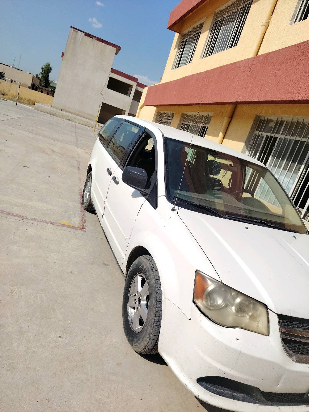 2011Dodge Caravan

⬅️موديل 2011
✅محرك3600
✅محرك وگير شرط
✅تثبيت سرعة
✅رقم نينوئ قديم 
✅بطارية جديدة🔋
✅تحويل مباشر  
✅ تحكم سترين  
🏁كوبون بنزين 
🚨كشنات بلع
🚧 صبغ تقريباً شبرين بالجاملغ الخلفي
🚧 باب السائق مبدل باصلي شرط لاصبغ ولامعجون
🕹️مكان السيارة الموصل 
⚠️البيع نقد
💸للسعر 115 بيها مجال بسيط
⬅️للاستفسار

***********☎️

***********☎️
