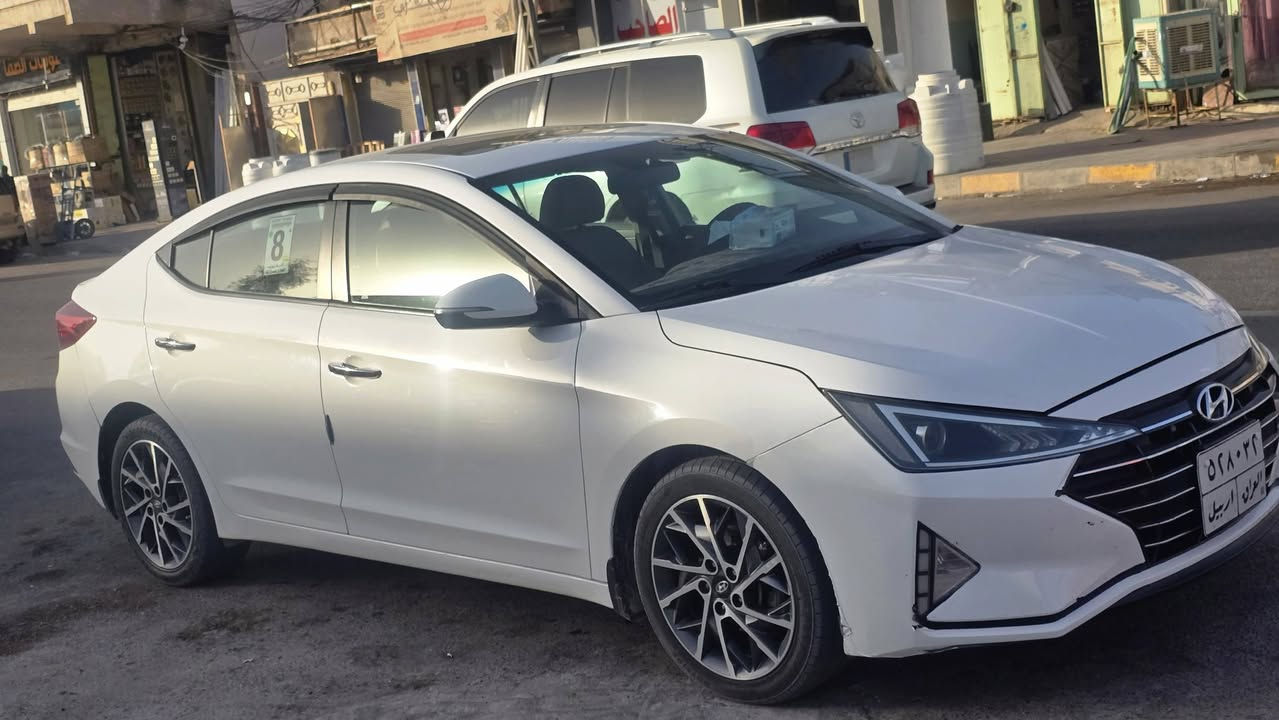 سلام عليكم 
لا تعبني ولا اتعبك السونار موجود ضمن الصور 
والشراي بي خير ويدلل 
النترا 2019 خليجي 
تايرات جدد ستوني شادهن سبوعين 
تبريد ثلج امامي وخلفي 
محرك 2000 دوش
السياره حلوه وكاعده 
135 وبيهه مجال بسيط 
وهم تعال وتدلل🥰
*********** 
العنوان النجف كوفه
