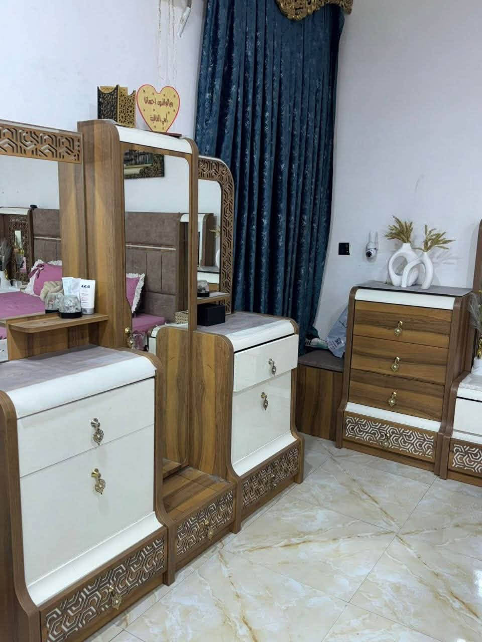 غرفة نوم تركيه مستعمله السعر 900 الف بيهه مجال المكان الشعب قرب حسينية الثقلين للتواصل الاتصال عال رقم ***********
