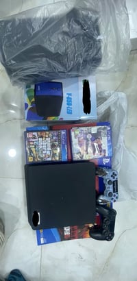 بلايستيشن ٤ سليم • ٥٠٠ جيجا • ما انفتح