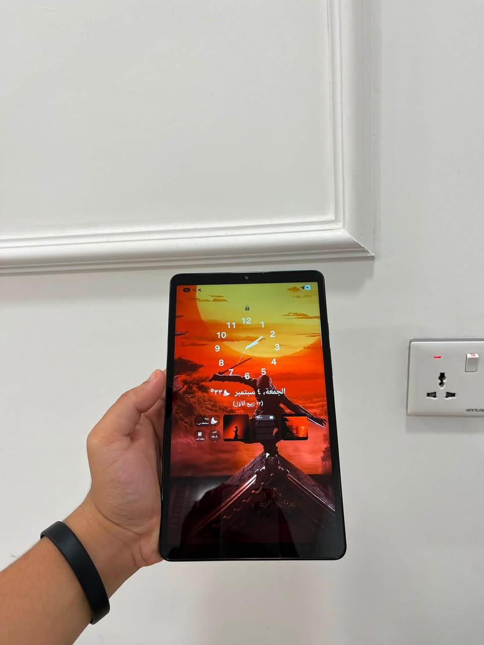 السلام عليكم للبيع ايباد SAMSUNGتاب A9 ايباد يخبل يفيد للدراسه للتصفح للاطفال حجمه حلو مصار هواي من ماخذه بعده بضمان الشركة ماخذه من شركة سامسونغ حصراً مثل ماموضح بالصور ذاكرته 128وياخذ رام خارجي بس ضمان من الشركة 12شهرالجهاز كامل ملحقات كارتون كيبل مفتاح والايباد ممستخدمه جدا قليل وياه كفر دفتري حافضه جلد سعره 125وبي مجال جدا قليل يدعم الفيس ايدي وبي هواي مواصفات موجود خاص او واتس اب ***********
