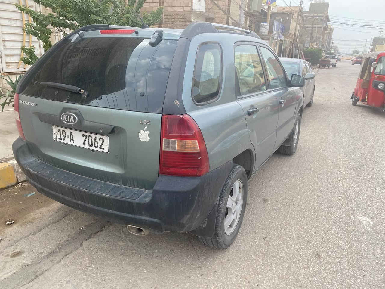 كيا سبورتج 2006 محرك 2000 دوش مكفول
سيارة وارد امريكي ع صبغ امريكا بيها جراد بسيط 

رقم كربلاء 

السعر 78 وبيها مجال
***********
